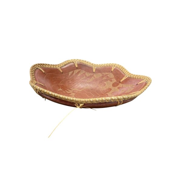 Jamaica Hand Made Etched Turtle Rattan Rim Terra Ceramic Bowl SKU 9598 - Picture 2 of 12